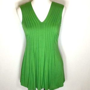 Cable & Gauge Green Pleated Sleeveless Top